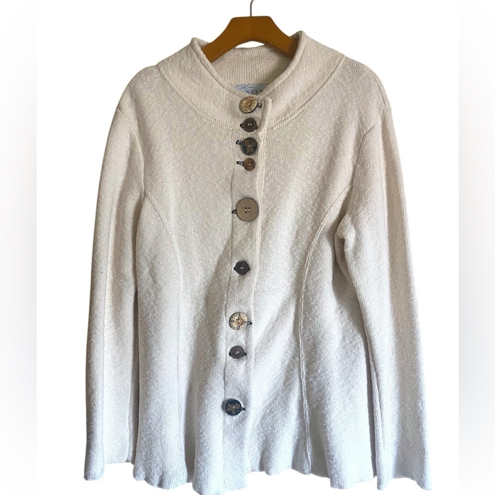 WILLOW Chunky Knit Cream Button up Cardigan Embellished Buttons Medium EUC - Picture 4 of 11